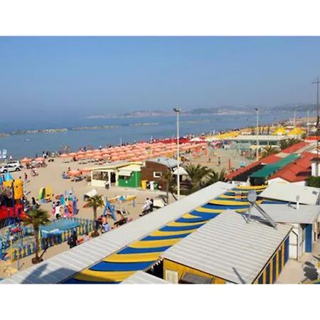 Spazioso Bilocale A Due Passi Dalla Spiaggia * Falconara Marittima